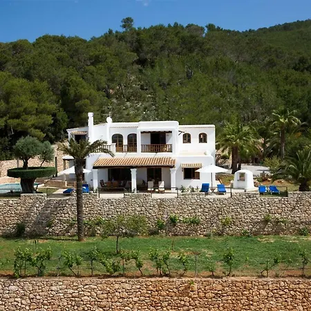 Maderus Santa Eularia des Riu